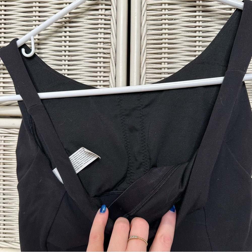 Lululemon Racerback Nulu Front Darting Yoga Bra Sport Bra size 4 - Picture 4 of 4